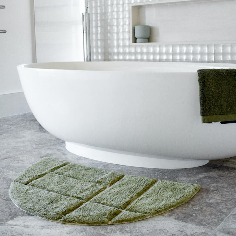 The Best Kids' Bath Mats & Rugs For A Safer, More Colorful Bathroom